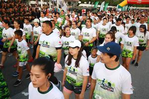 BIB: 
                            <button type="button" onclick="openModal(3530913)" class="btn btn-primary btn-sm float-right btn-popup" data-toggle="modal" data-target=".modal-high-quality">
                        <i class="fas fa-shopping-cart"></i> Add to Cart
                    </button>
                                            <button type="button" onclick="isThisMe(3530913, true)" class="btn btn-success btn-sm float-right btn-popup btn-isme hidden" data-toggle="tooltip" data-placement="bottom" title="นี่คือรูปของคุณใช่ไหม คลิกที่นี่เพื่อเอาเข้าอัลบั้ม">
                        <i class="fas fa-plus"></i> Add to album
                    </button>
                    <button type="button" onclick="isThisMe(3530913, false)" class="btn btn-warning btn-sm float-right btn-popup btn-isnotme hidden">
                        <i class="fas fa-ban"></i> Remove from album
                    </button>